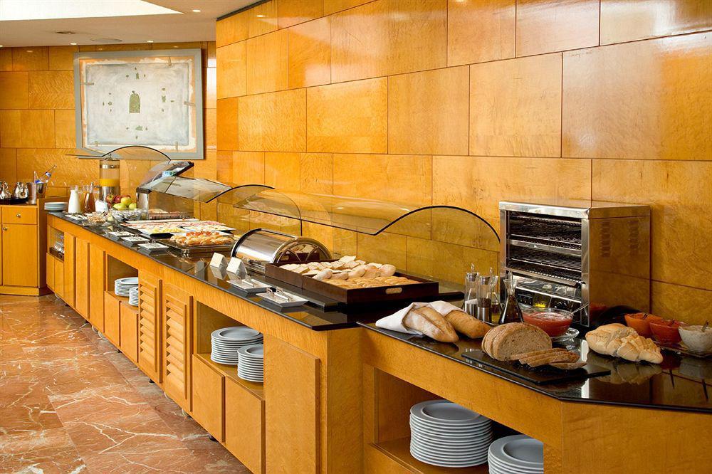 เอ็นเอช อเวนิดา เฮเรซ Hotel เฮเรซ เด ลาฟรอนเตรา ร้านอาหาร รูปภาพ