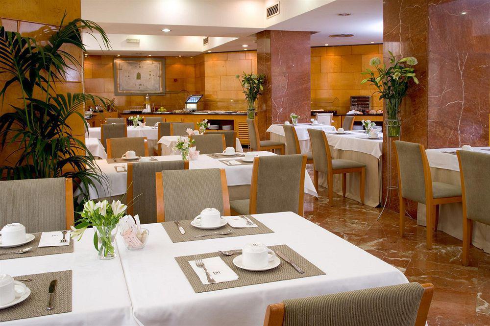 เอ็นเอช อเวนิดา เฮเรซ Hotel เฮเรซ เด ลาฟรอนเตรา ร้านอาหาร รูปภาพ