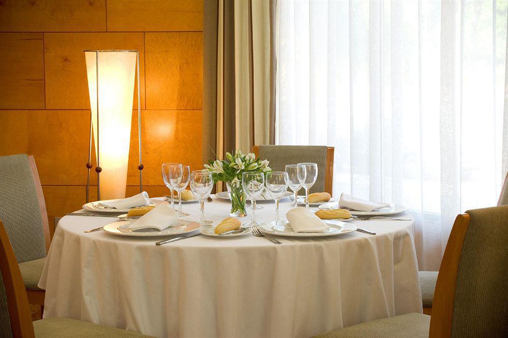 เอ็นเอช อเวนิดา เฮเรซ Hotel เฮเรซ เด ลาฟรอนเตรา ร้านอาหาร รูปภาพ